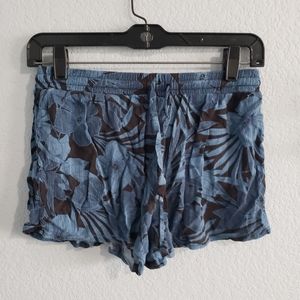 Hawaiian patterned flowy shorts